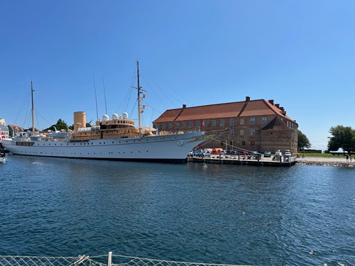 Kongeskibet Dannebrog