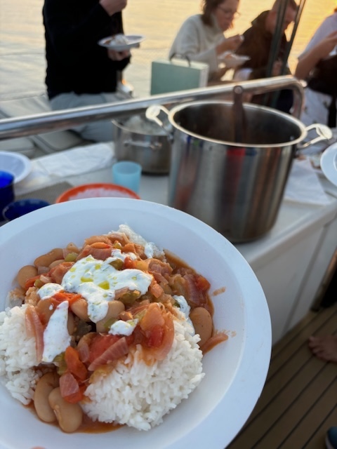 Ankeret er kastet ud for Hirsholmene